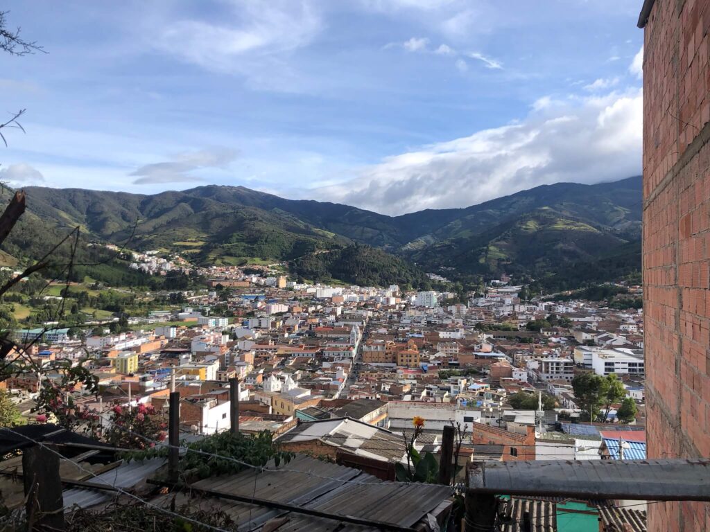 De stad Pamplona vanaf hogerop gezien