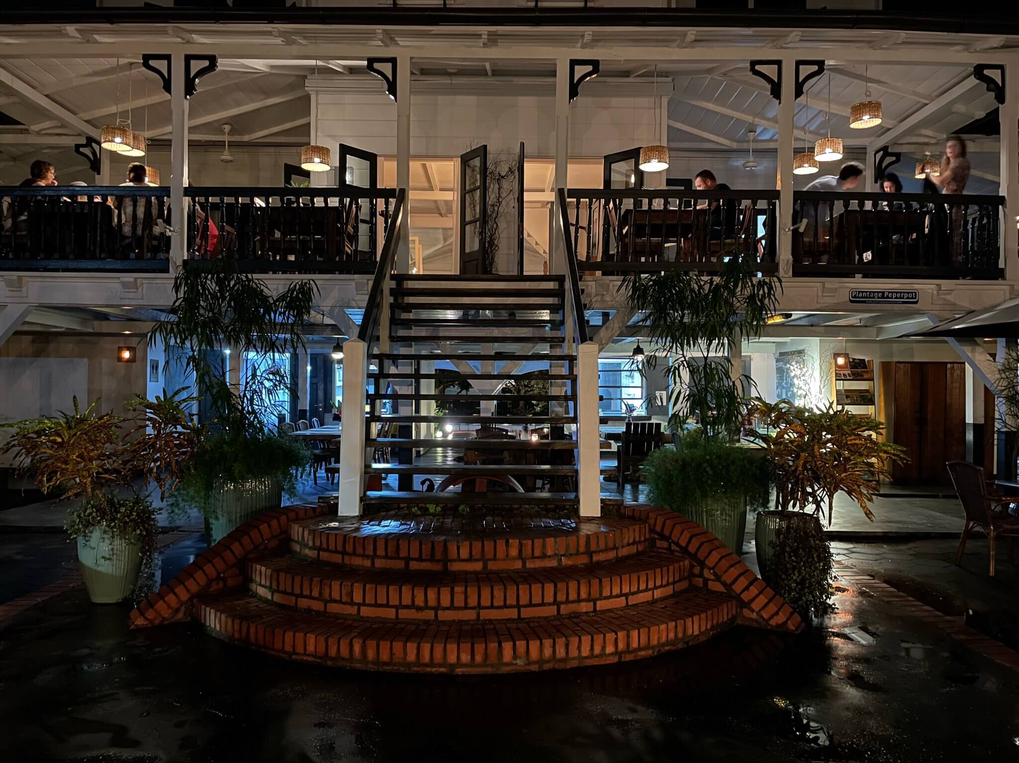 Het restaurant bij Peperpot vanaf de buitenkant gefotografeerd.