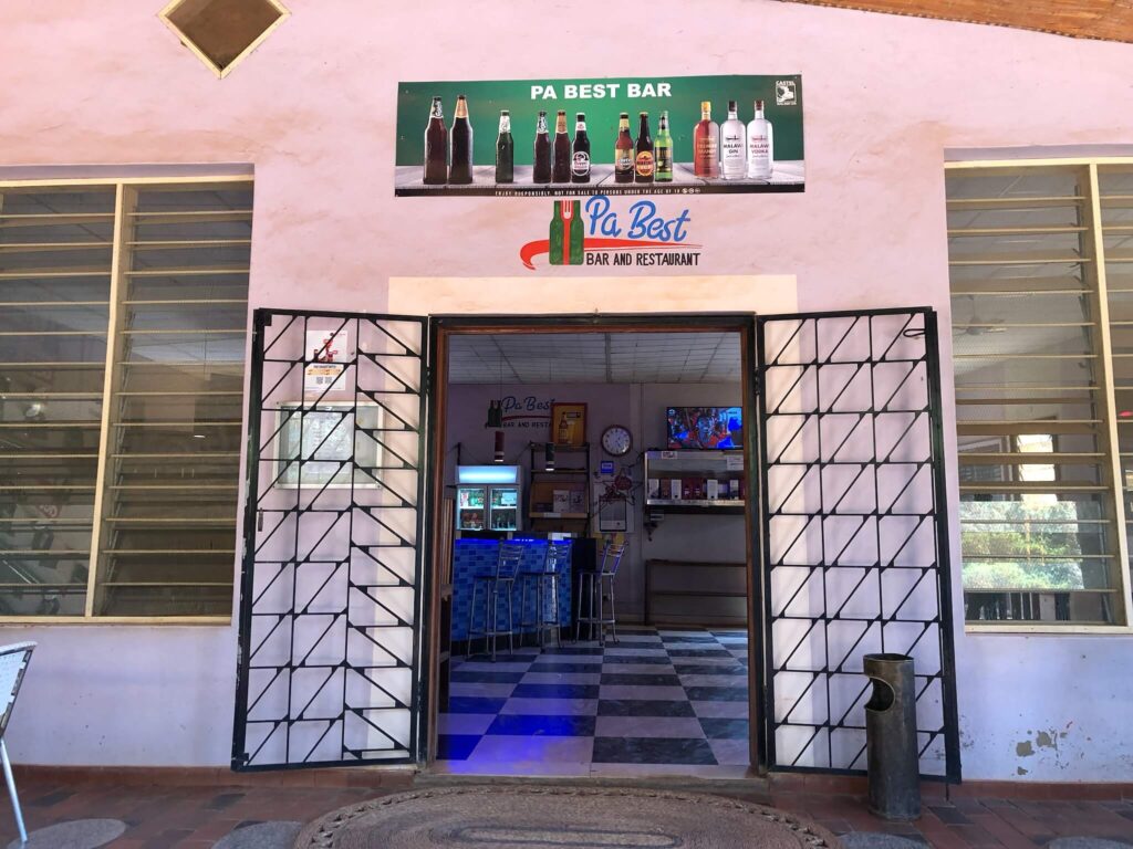 De entree tot het café/restaurant