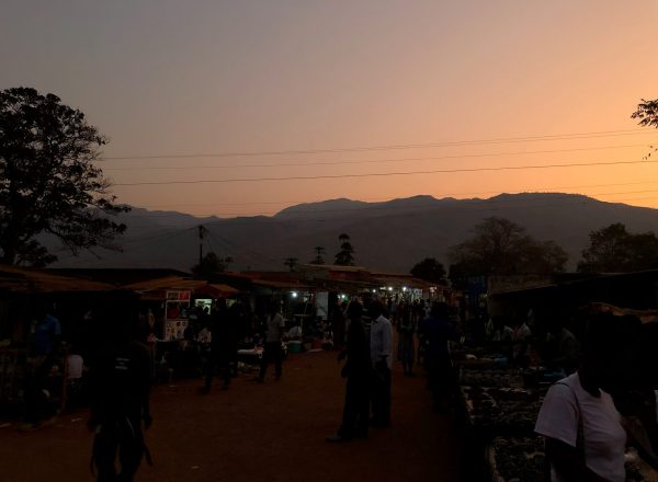 De markt bij Malosa met zonsondergang!